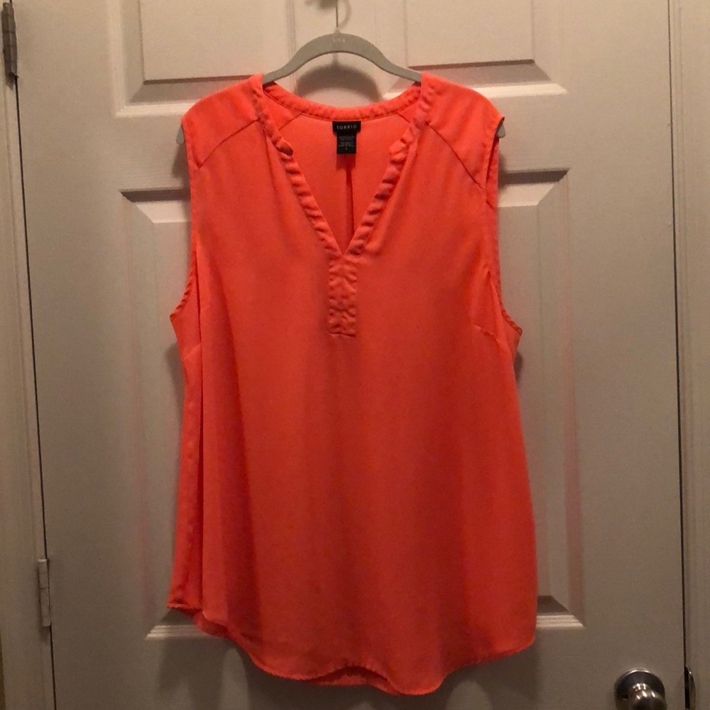 Torrid sleeveless shirt